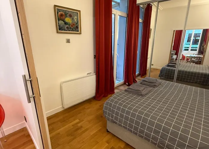 Charming 2 Bedroom With Huge Private Terrace
